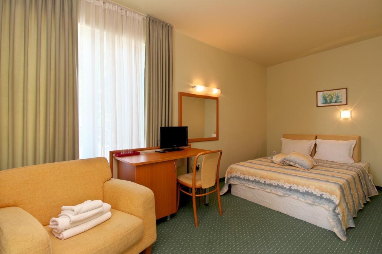 Benvita Hotel Golden Sands Exterior photo