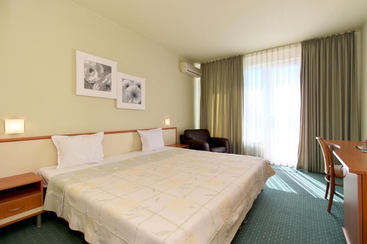 Benvita Hotel Golden Sands Exterior photo